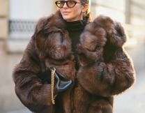 H γούνα από τα Stradivarius που θα γίνει sold out και έχουν όλα τα It Girls στη συλλογή τους