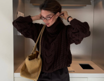 5 + 1 outfits με πλεκτό για να είναι κάθε look στο γραφείο, cozy και στιλάτο