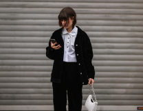 Peter Pan collar: Το στοιχείο που επιστρέφει ως το πιο ρομαντικό στοιχείο της σεζόν – Δίνει παραμυθένια vibes