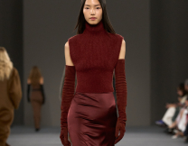 Η Max Mara παρουσίασε τη συλλογή της στην Εβδομάδα Μόδας του Μιλάνου και είναι ένας ύμνος στη θηλυκή ενδυνάμωση 