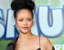 Επίθεση στο σπίτι της Ριάνα: 30χρονη πυροβολούσε επανειλημμένα, ενώ η τραγουδίστρια ήταν μέσα