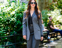 5 παντελόνια από τα Stradivarius που θα σου δώσουν Devil Wears Prada vibes στο γραφείο