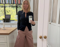 Η Γκουίνεθ Πάλτροου φόρεσε το παντελόνι που κάνει θραύση κάθε άνοιξη και ξέρουμε πώς να αντιγράψεις το στιλ