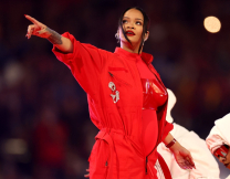 Ιστορικό ρεκόρ για τη Ριάνα: Είναι η πρώτη γυναίκα με πάνω από 200 εκατομμύρια πωλήσεις singles 