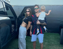 Χέιλι Μπίμπερ – Τζάστιν Μπίμπερ: Τα σπάνια στιγμιότυπα με τον γιο τους - «Τόσο ευγνώμων για αυτή την όμορφη ζωή»