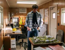 Ο Τζέικομπ Ελόρντι φορά Bottega Veneta στο Euphoria και δεν ήταν ποτέ τόσο cool όσο τώρα