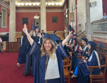Η Δήμητρα Παπαδοπούλου πήρε πτυχίο στην Αγγλική Φιλολογία - Και έγινε τρανταχτό παράδειγμα ότι “ποτέ δεν είναι αργά”