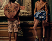 Πώς ο Κιθ Χάρινγκ συνδέεται με τη Louis Vuitton; Η Cruise συλλογή του Νικολά Γκεσκιέρ ένωσε την παριζιάνικη κομψότητα με τα vibes της Νέας Υόρκης