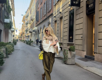 Μετά τα σατέν παντελόνια έρχονται τα taffeta pants – Πώς θα τα φορέσεις 