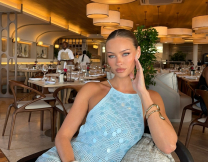Τα crochet φορέματα είναι η επιτομή του boho style και ξέρουμε πώς τα φορούν οι πιο στιλάτες γυναίκες