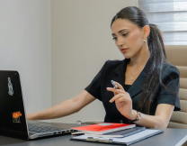 Όσοι παίρνουν συνεχώς προαγωγή (και βγάζουν περισσότερα λεφτά) κάνουν 10 πράγματα καλύτερα από τους υπόλοιπους