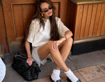 Μην ξαναφορέσεις τα σορτς σου με sneakers – 7 απρόσμενες εναλλακτικές που θα σε μεταμορφώσουν σε fashion icon