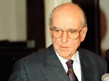 Στο «σφυρί» το αγαπημένο αυτοκίνητο του Ανδρέα Παπανδρέου: Πωλείται για 16.500 ευρώ