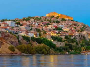 6 μαγευτικά αιγαιοπελαγίτικα χωριά για την άνοιξη