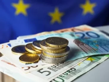 Θέσεις εργασίας στην ΕΕ για νέους με μισθό 6.758 ευρώ - Πώς να κάνετε αίτηση