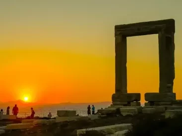 Το ελληνικό νησί που εκθειάζει ο Guardian - Aπό τους καλύτερους προορισμούς για φέτος