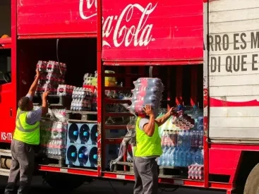 Η πόλη που είναι εθισμένη στην Coca Cola: Δεν θα πιστέψετε πώς την χρησιμοποιούν