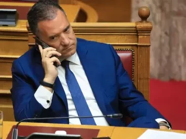 «Αισθάνομαι ντροπή, είστε ευπρόσδεκτοι»: Η αντίδραση Γεωργιάδη για το περιστατικό με τους Εβραίους στην Αξιώτισσα Νάξου