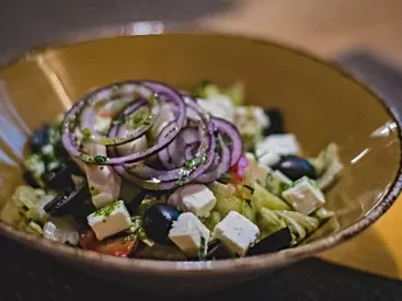 Ρωτήσαμε έναν έμπειρο μάγειρα τι δεν πρέπει να παραγγείλεις σε μια ταβέρνα