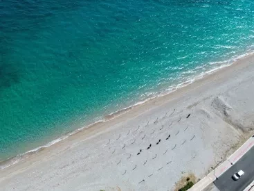 Η παρεξηγημένη ελληνική πόλη που εκθειάζει η Express για low-budget διακοπές (vid)