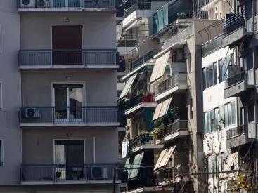Καλπάζουν οι τιμές κατοικιών και τα ενοίκια