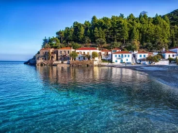 Κυπαρίσσι: Ένα πανέμορφο παραθαλάσσιο χωριό για διακοπές σαν παλιά