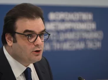 Πόσοι ξέρουν ότι ο «Τσάρος» της ελληνικής οικονομίας μένει στο Μενίδι;