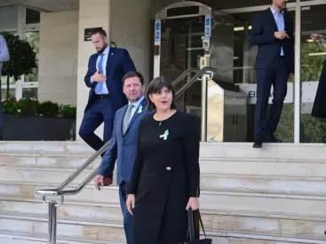 Το σκάνδαλο στον Πειραιά που καίει πραγματικά τη Λάουρα Κοβέσι