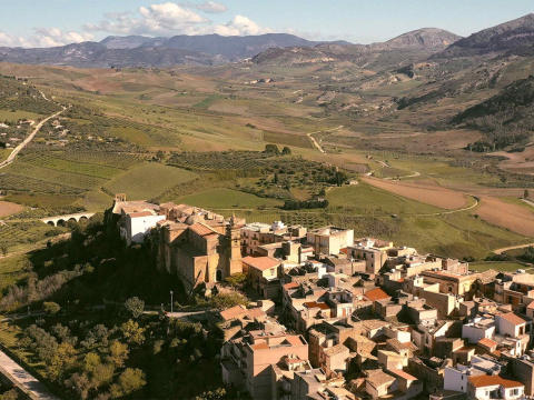 Αν στείλετε τώρα αίτηση στην Airbnb, μπορεί να μείνετε δωρεάν σε ένα υπέροχο σπίτι στην Σικελία για έναν χρόνο 