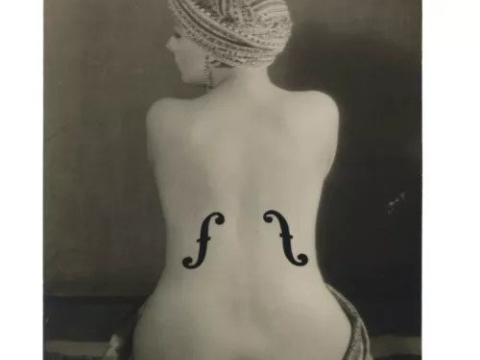 Το Le Violon d’Ingres έγινε η ακριβότερη φωτογραφία που έχει πουληθεί ποτέ σε δημοπρασία 