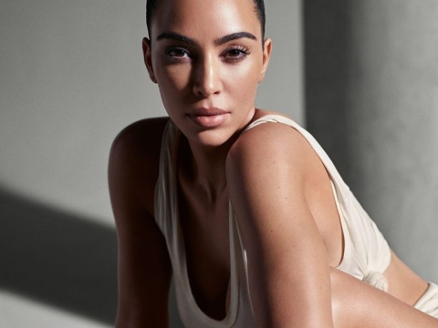 H Kim Kardashian δέχθηκε μήνυση για το όνομα της νέας της skincare σειράς SKKN