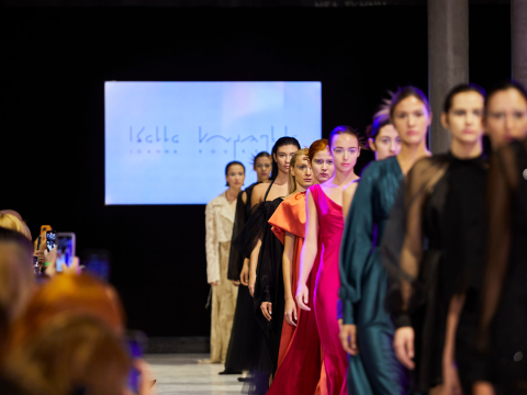  Η πρώτη Haute Couture συλλογή της IOANNA KOURBELA, επιτομή της ανεπιτήδευτης πολυτέλειας
