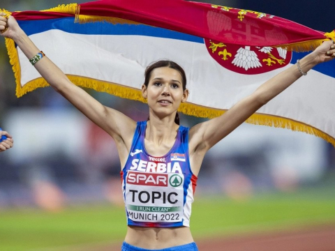 Angelina Topić: Η νέα "Topić" στο παγκόσμιο ύψος, μακριά από τη σκιά του πατέρα της