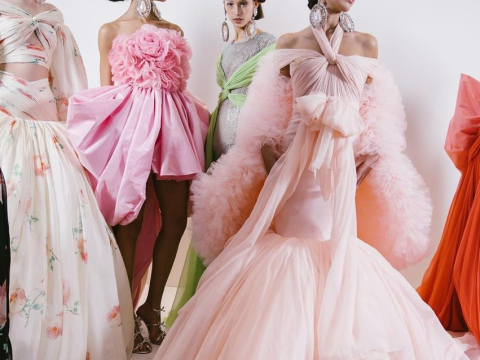 Giambattisa Valli Spring 2023 Couture: Μια dolce vita αισιοδοξίας