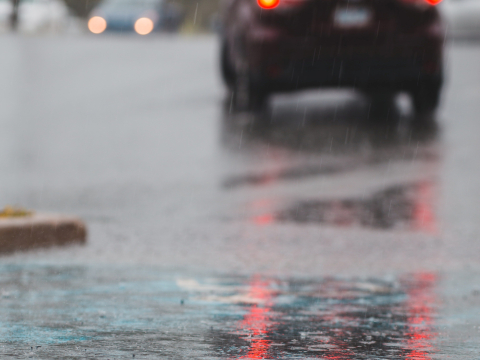 Κακοκαιρία: 7 tips για ασφαλή οδήγηση στη βροχή 