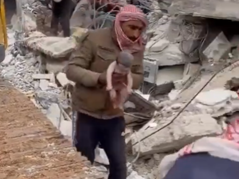 Σεισμός στην Τουρκία: Μητέρα γέννησε στα ερείπια - Το μωρό έζησε, εκείνη δεν τα κατάφερε