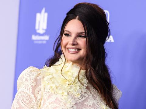 H Lana Del Rey ξεπέρασε τον χωρισμό της και πλέον είναι αρραβωνιασμένη
