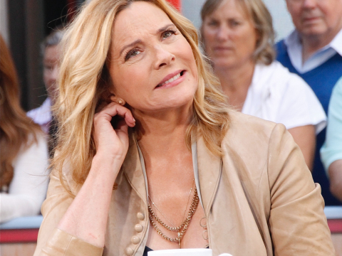 H Kim Cattrall εξηγεί πόσο σημαντικό είναι να επιλέξεις τον σωστό πλαστικό χειρουργό 