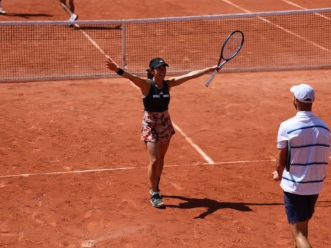 Roland Garros: Το… κάρμα έδωσε στην Μίγιου Κάτο το πρώτο της Grand Slam, μετά τον αποκλεισμό επειδή χτύπησε το ball girl