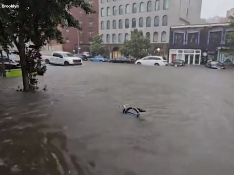 Πλημμύρες στη Νέα Υόρκη: Σε κατάσταση έκτακτης ανάγκης η πόλη, με εγκλωβισμένους πολίτες