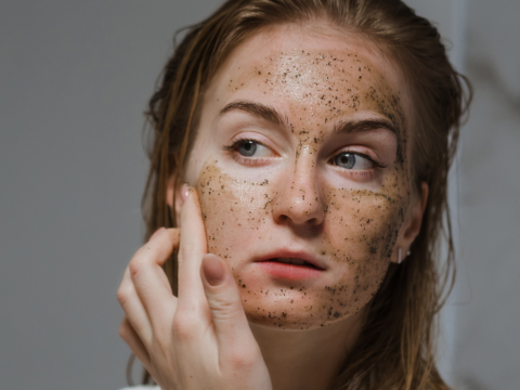 Beauté την Κυριακή: Το πιο εύκολο scrub για καθαρισμό του προσώπου