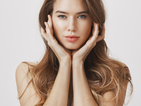 Οι νέες κρέμες που αντιστρέφουν τη φωτογήρανση