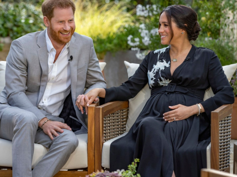 Το BBC αποκάλυψε τους ρατσιστές royals - Ποιοι «ανησυχούσαν για το χρώμα δέρματος» του γιου των Χάρι και Μέγκαν;