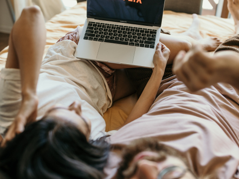 Τα 10 καλύτερα θρίλερ του Netflix για να δεις μέχρι το τέλος του καλοκαιριού