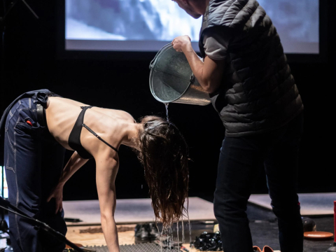 MOS: Το έργο της διακεκριμένης χορογράφου Ιωάννας Παρασκευοπούλου σε μια προσβάσιμη παράσταση στη Στέγη