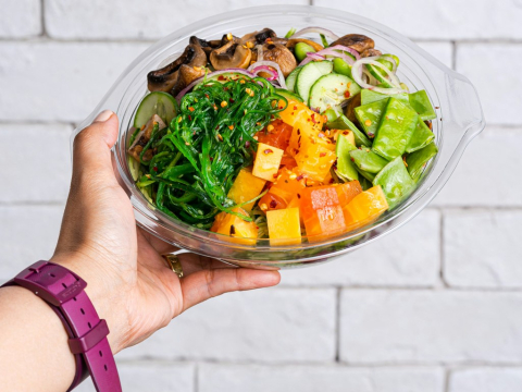 4 τρόποι με τους οποίους η σαλάτα μπορεί να σαμποτάρει τη διατροφή σου
