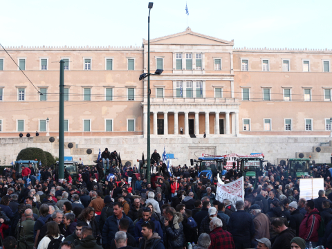 Η κινητοποίηση των αγροτών στην Αθήνα: Δεκάδες χιλιάδες τρακτέρ στο Σύνταγμα