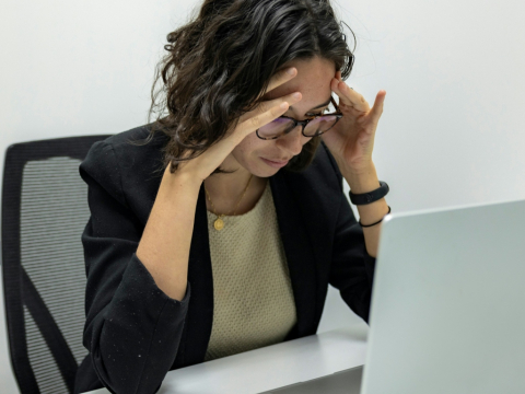 Σε πνίγει το άγχος; 5 τεχνικές που ηρεμούν το νευρικό σου σύστημα σε μόλις 10' - Η μία είναι πολύ απλή