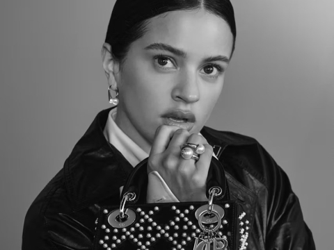 Η Rosalía είναι η νέα global ambassador του οίκου Dior