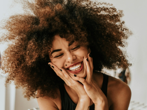 Σεροτονίνη: 4 tips για να αυξήσεις την «ορμόνη της χαράς» με φυσικό τρόπο